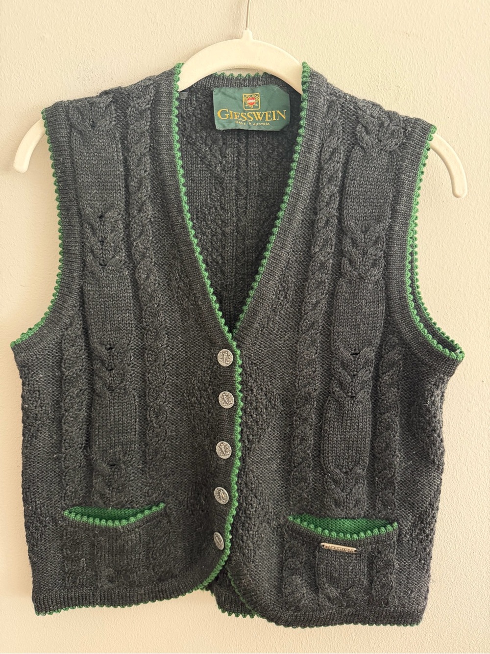Giesswein Charcoal Gray Cable-Knit Vest with Green Trim women’s size 10